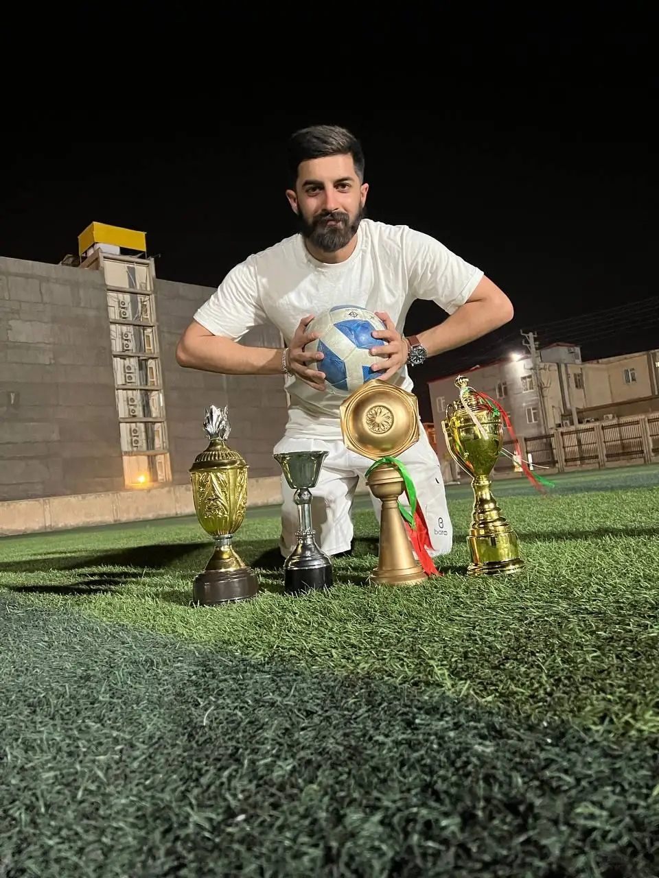 جشن قهرمانی با جام‌ها
